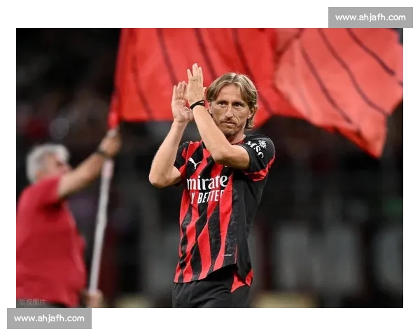 米兰双翼 1.2 亿笑傲意甲！普利西奇 + 莱奥成冠军标配